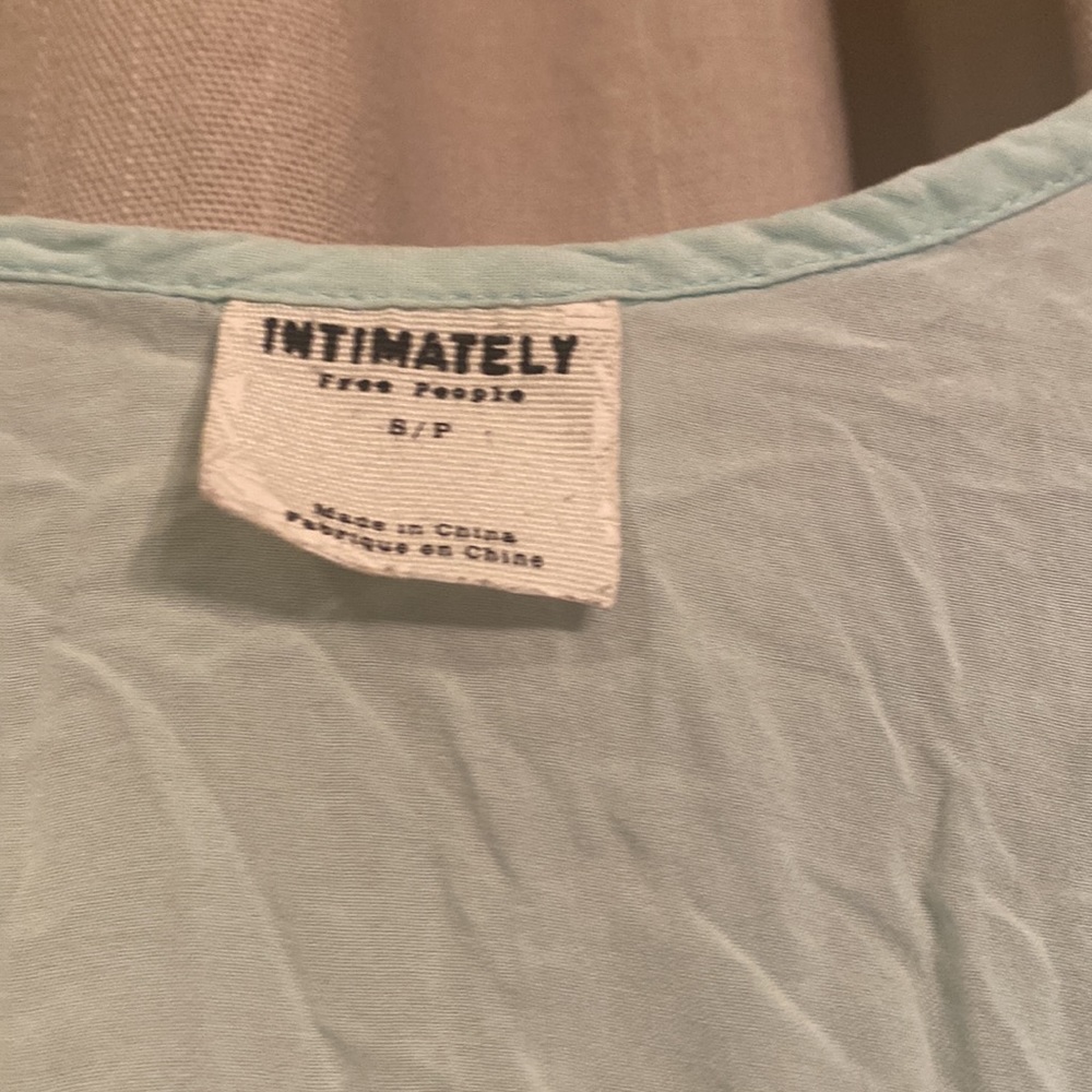 2 Tiny Stains Front Not Noticeable When Wearing - image 4